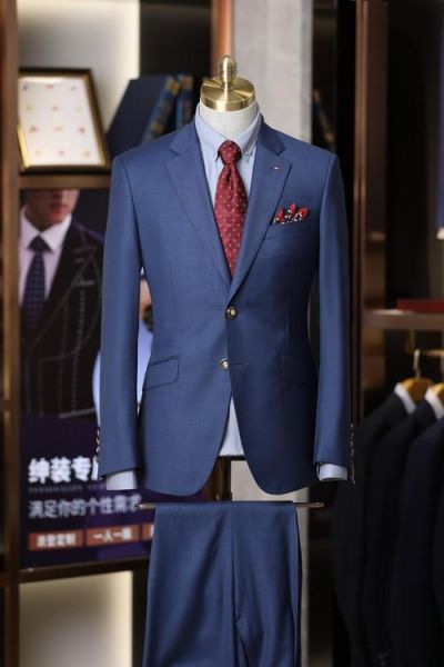 西服定制哪家好_西服怎么选面料-第2张图片-俊逸知识馆