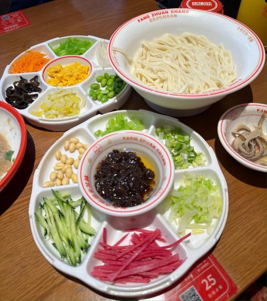 北京炸酱面图片_正宗做法图解-第1张图片-俊逸知识馆