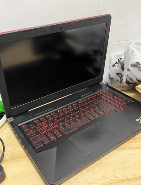 华硕飞行堡垒怎么样_值得买吗-第1张图片-俊逸知识馆 华硕飞行堡垒怎么样_值得买吗-第1张图片-俊逸知识馆