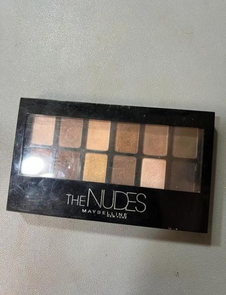 美宝莲眼影怎么样_美宝莲眼影好用吗-第1张图片-俊逸知识馆