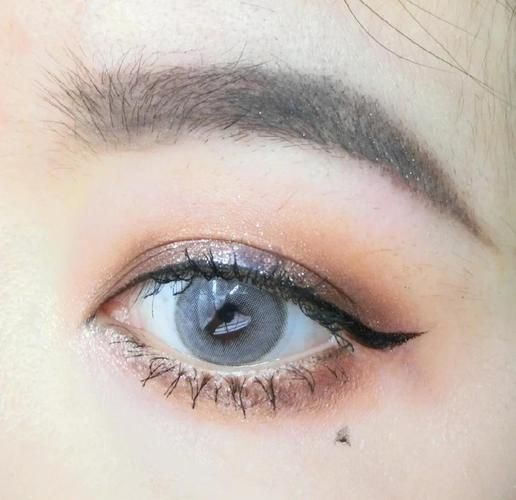 美宝莲眼影怎么样_美宝莲眼影好用吗-第2张图片-俊逸知识馆