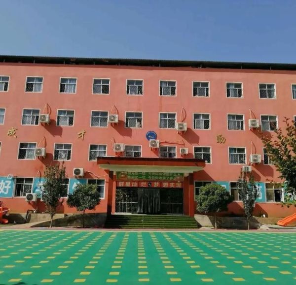 北京群星表演艺术学校怎么样_北京群星表演艺术学校学费多少-第1张图片-俊逸知识馆