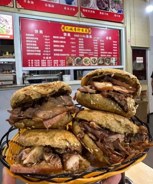 北京最好吃的烧饼夹肘子在哪_老北京人推荐哪家-第1张图片-俊逸知识馆