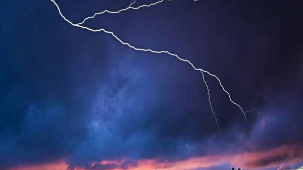 被闪电击中会怎么样_闪电击中人还能活吗-第2张图片-俊逸知识馆