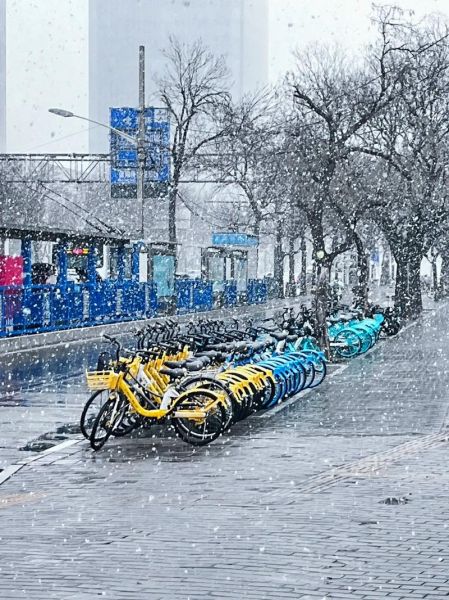 北京道落雪了_下雪对交通影响大吗-第1张图片-俊逸知识馆