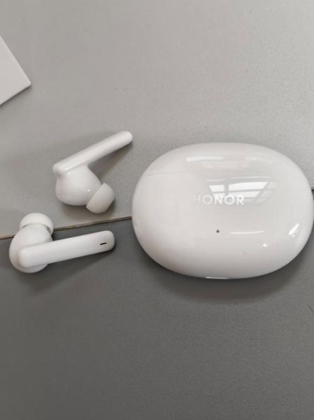 荣耀耳机怎么样_荣耀耳机值得买吗-第2张图片-俊逸知识馆