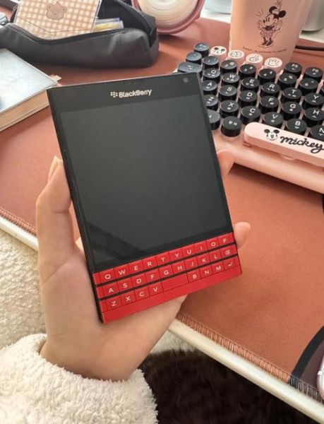 黑莓手机怎么样_黑莓手机还能用吗-第1张图片-俊逸知识馆