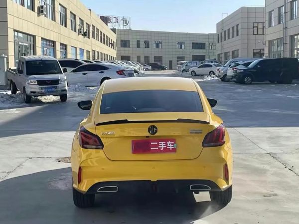 名爵5怎么样值得买吗_名爵5真实油耗是多少-第3张图片-俊逸知识馆