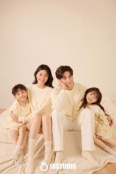 全家福怎么拍好看_全家福拍摄技巧有哪些-第3张图片-俊逸知识馆 全家福怎么拍好看_全家福拍摄技巧有哪些-第3张图片-俊逸知识馆