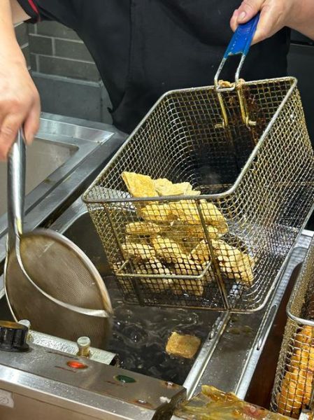 北京臭豆腐哪里最正宗_怎么吃才不踩雷-第2张图片-俊逸知识馆