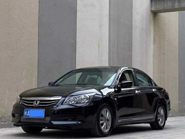 八代雅阁2.0怎么样_八代雅阁2.0油耗高吗-第2张图片-俊逸知识馆